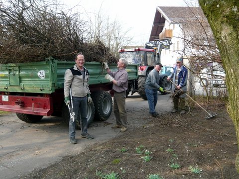 Aktion - Sauber um die Kirche 2012