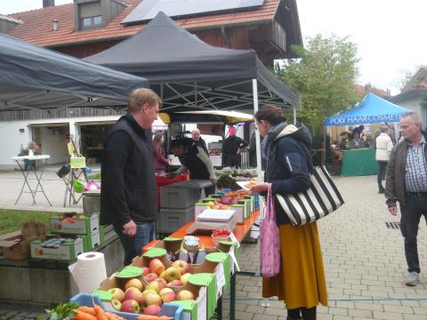 bauernmarkt-obst-gemuese-stand