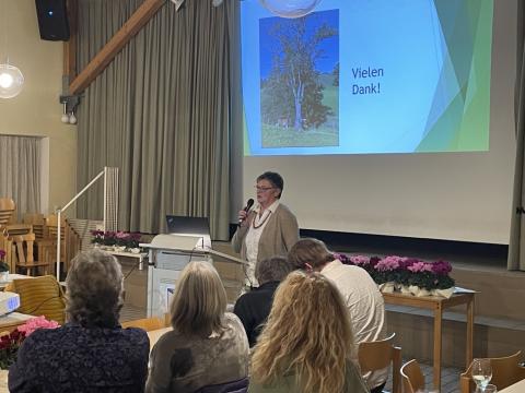 0012-E0258F41-C504-48C5-AF96-69F623D788ED_1_105_c