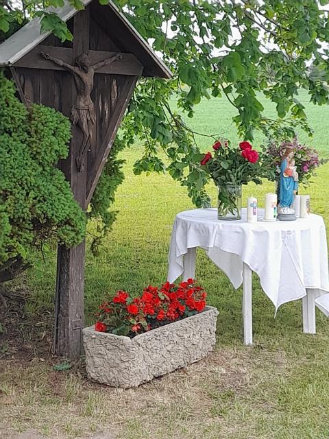 Maiandacht auf der Streuobstwiese