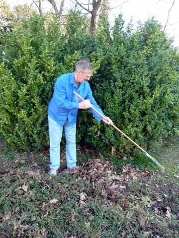 Sauber um die Kirche (2) 2011